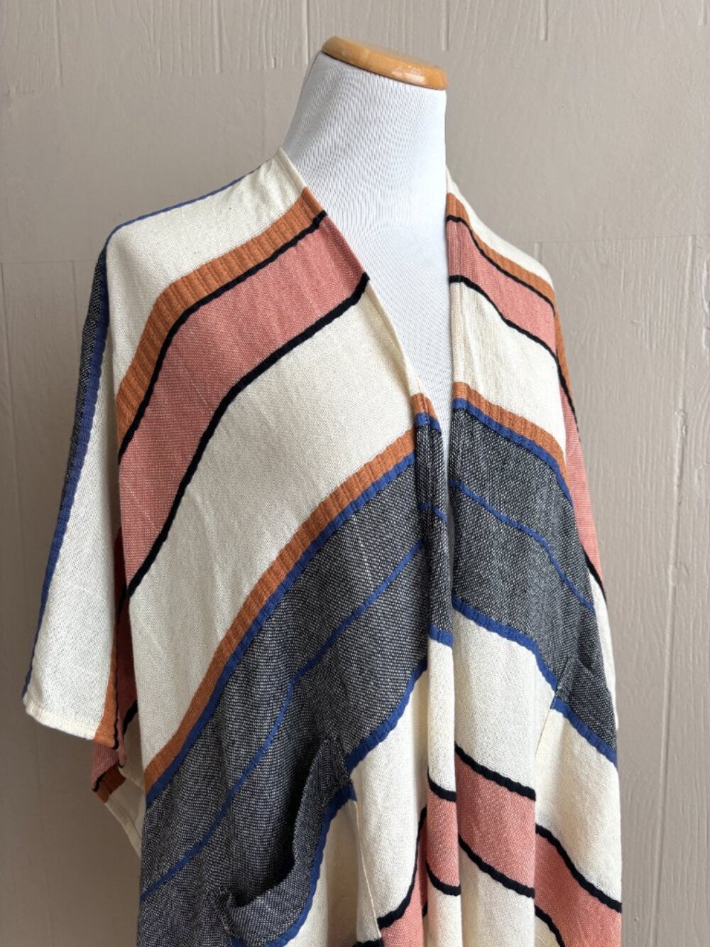 Elan Boho Beachy Striped Open Front Fringe Trim Wrap - Picture 2 of 10